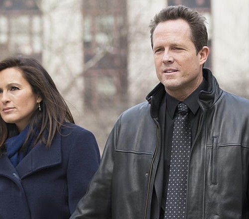 LAW & ORDER: SPECIAL VICTIMS UNIT -- "Undercover Blue" Episode 1417 -- Pictured: (l-r) Mariska Hargitay as Detetive Olivia Benson, Dean Winters as Brian Cassidy -- (Photo by: Michael Parmelee/NBC)